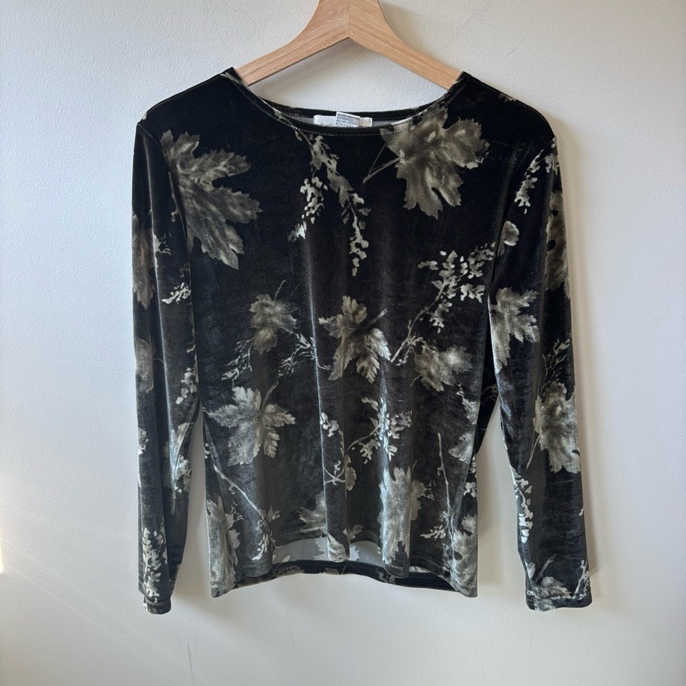Casual Corner Floral Velvet Long Sleeve Top